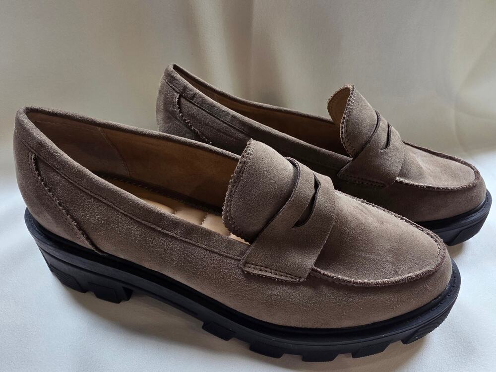 Crown Vintage Lane Taupe Suede Chunky Lug Sole Penny Loafers Size 7